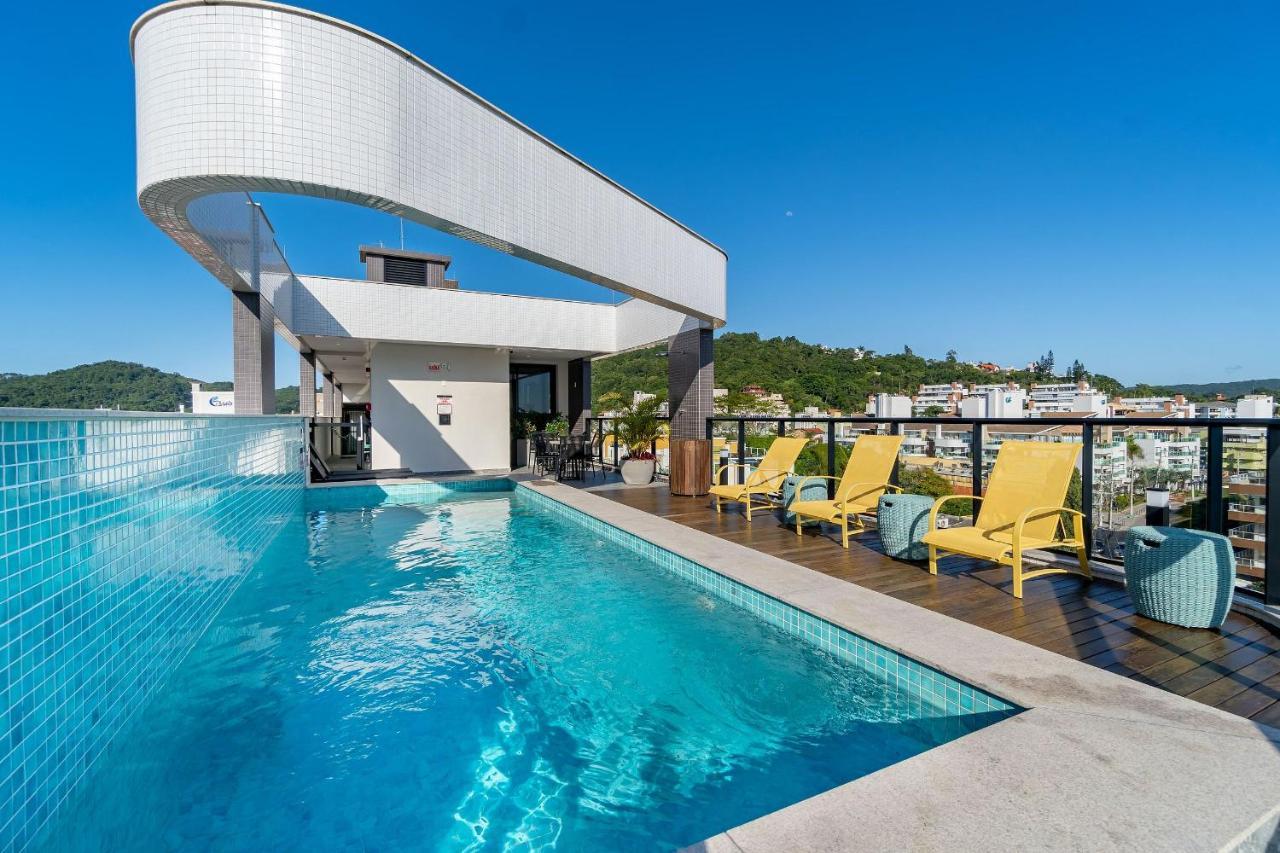Aion Suites: Luxe Loft with Rooftop Pool Near Beach Bombinhas Exterior photo
